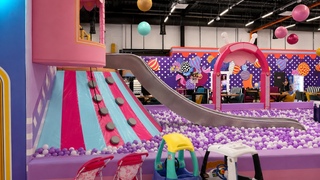 Прибирання перед відкриттям розважального комплексу Fly Kids у ТЦ A7 фото